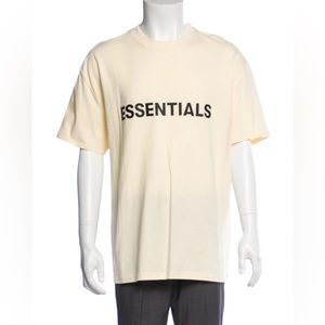 Fear of God Essentials Buttercream Boxy T-Shirt
Applique Logo